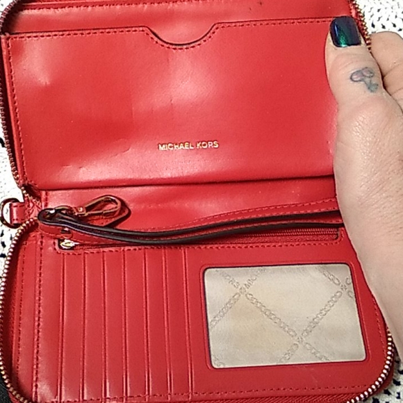 Michael Kors wallet/wristlet - Picture 5 of 5
